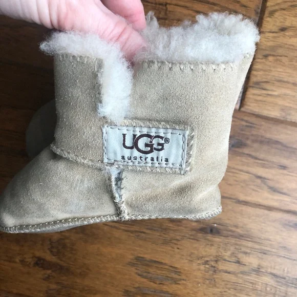 UGG Unisex-Baby Erin Boot, Color: Chestnut, size medium infant - Picture 3 of 6